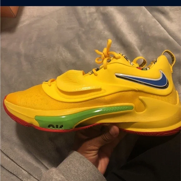Nike | Shoes | New Zoom Freak 3 Uno Yellow Size 1 | Poshmark display picture 1